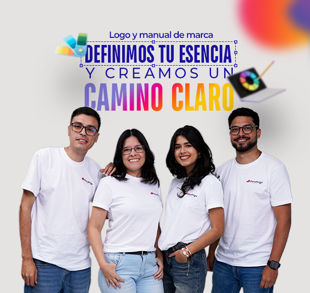 Equipo de Desahogo Marketing posando con camisetas de la marca bajo el texto "Definimos tu esencia y creamos un camino claro" sobre servicios de logo y manual de marca.